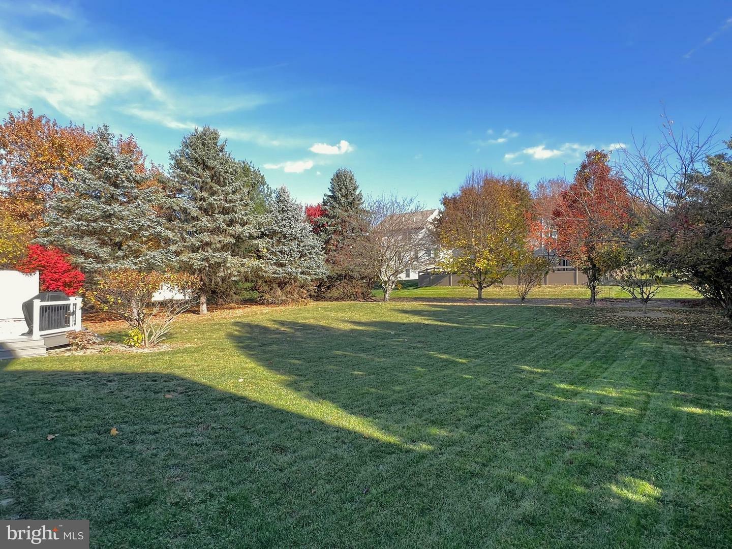 Property Photo:  735 Oxford Road  PA 17601 