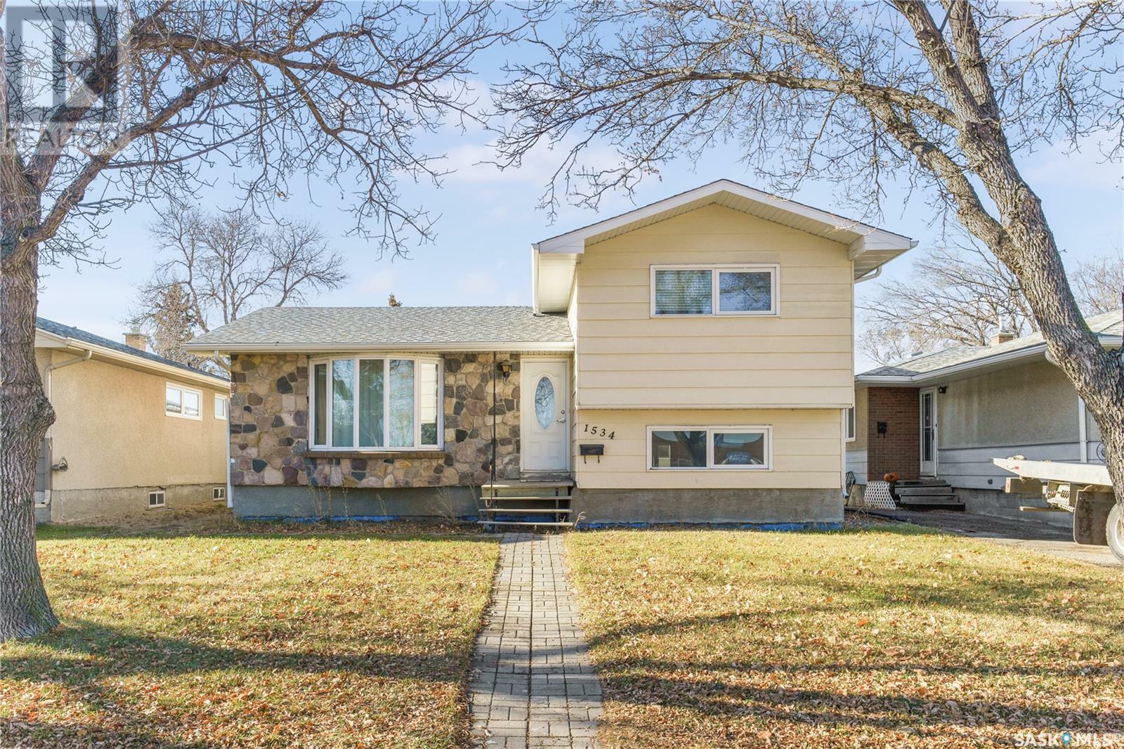 Property Photo:  1534 Oxford Street  SK S4N 4M1 