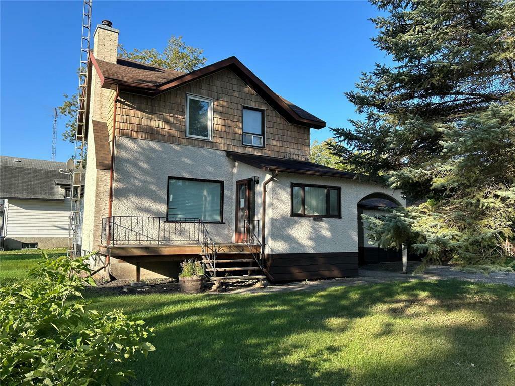 Property Photo: 16 Maple Street MB R0E 1M0