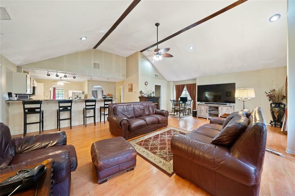 Property Photo:  1737 Dunbarton Drive  GA 30058 