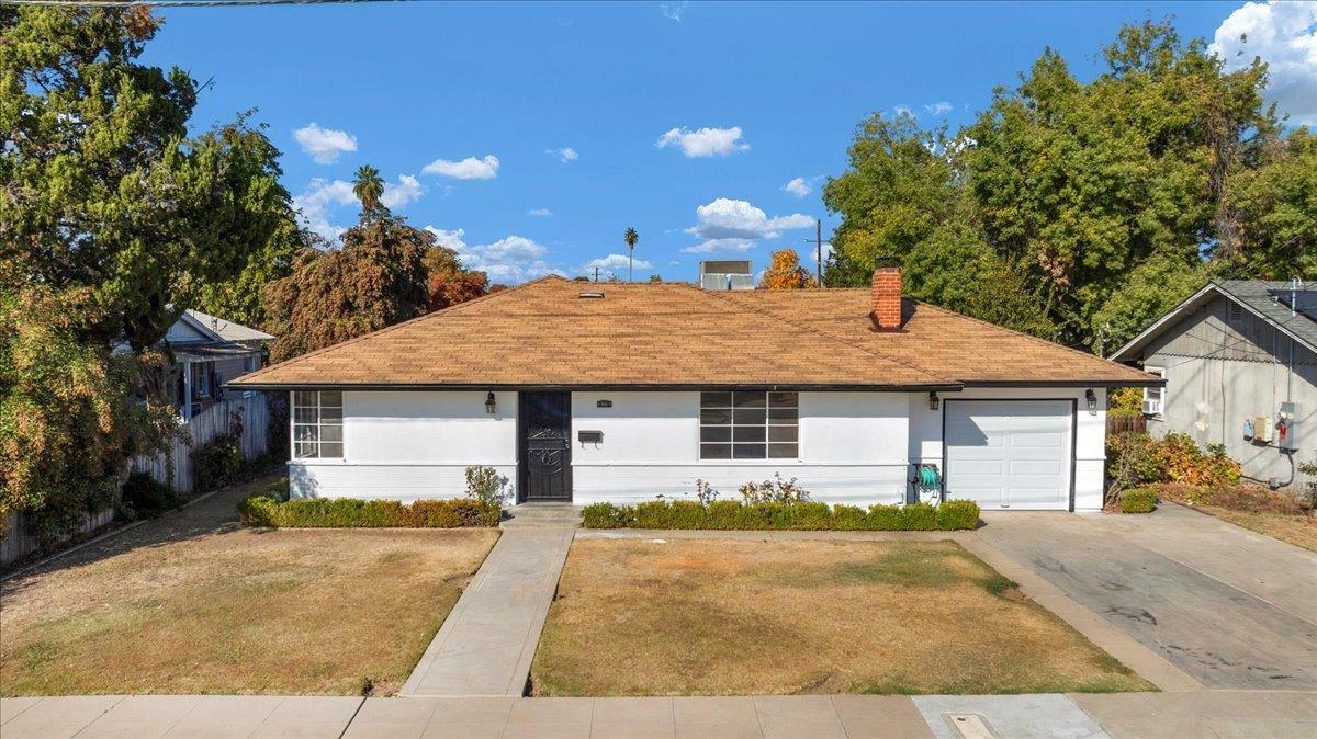 Property Photo:  628 W Weldon  CA 93705 