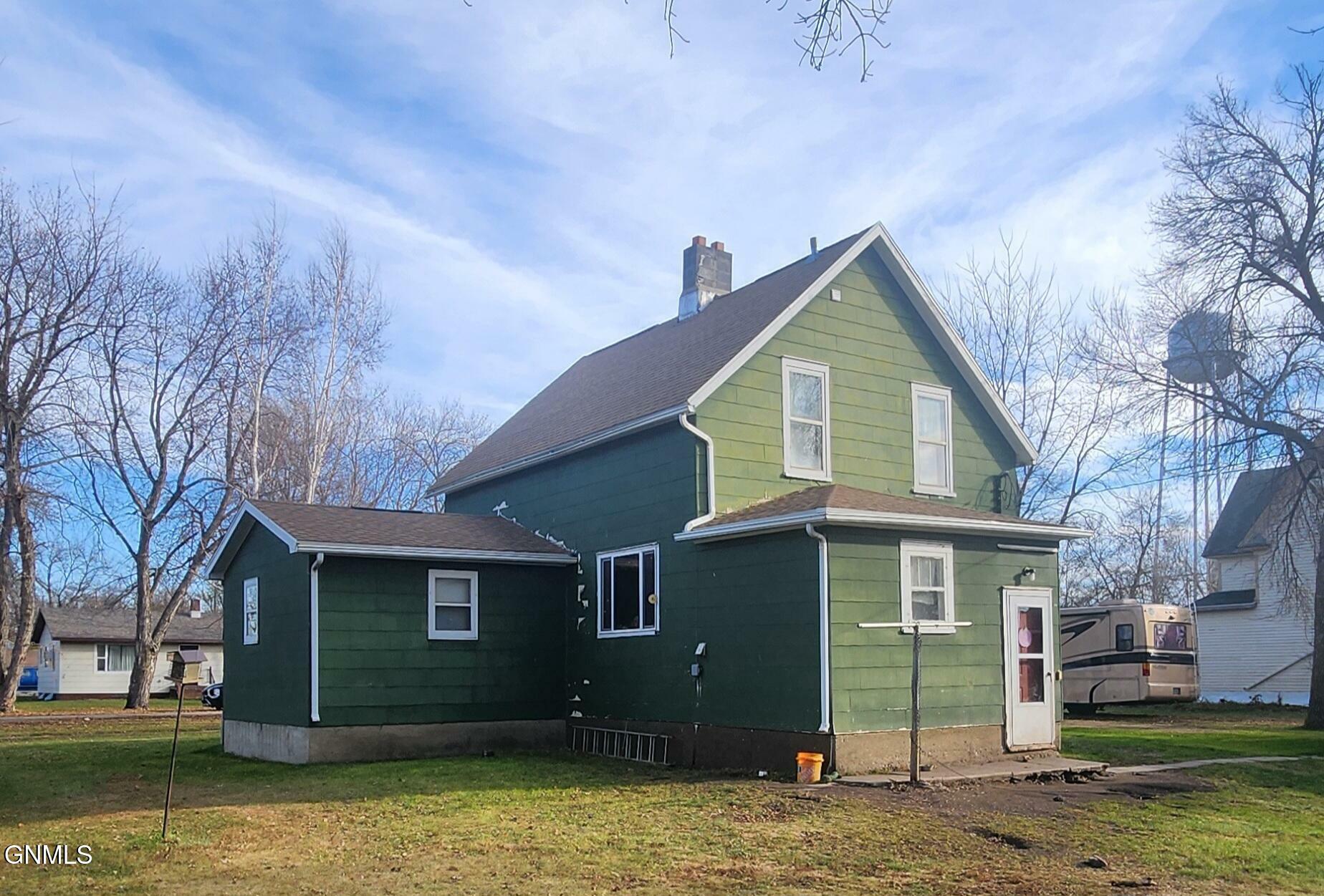 Property Photo:  401 5th Avenue  ND 58461 