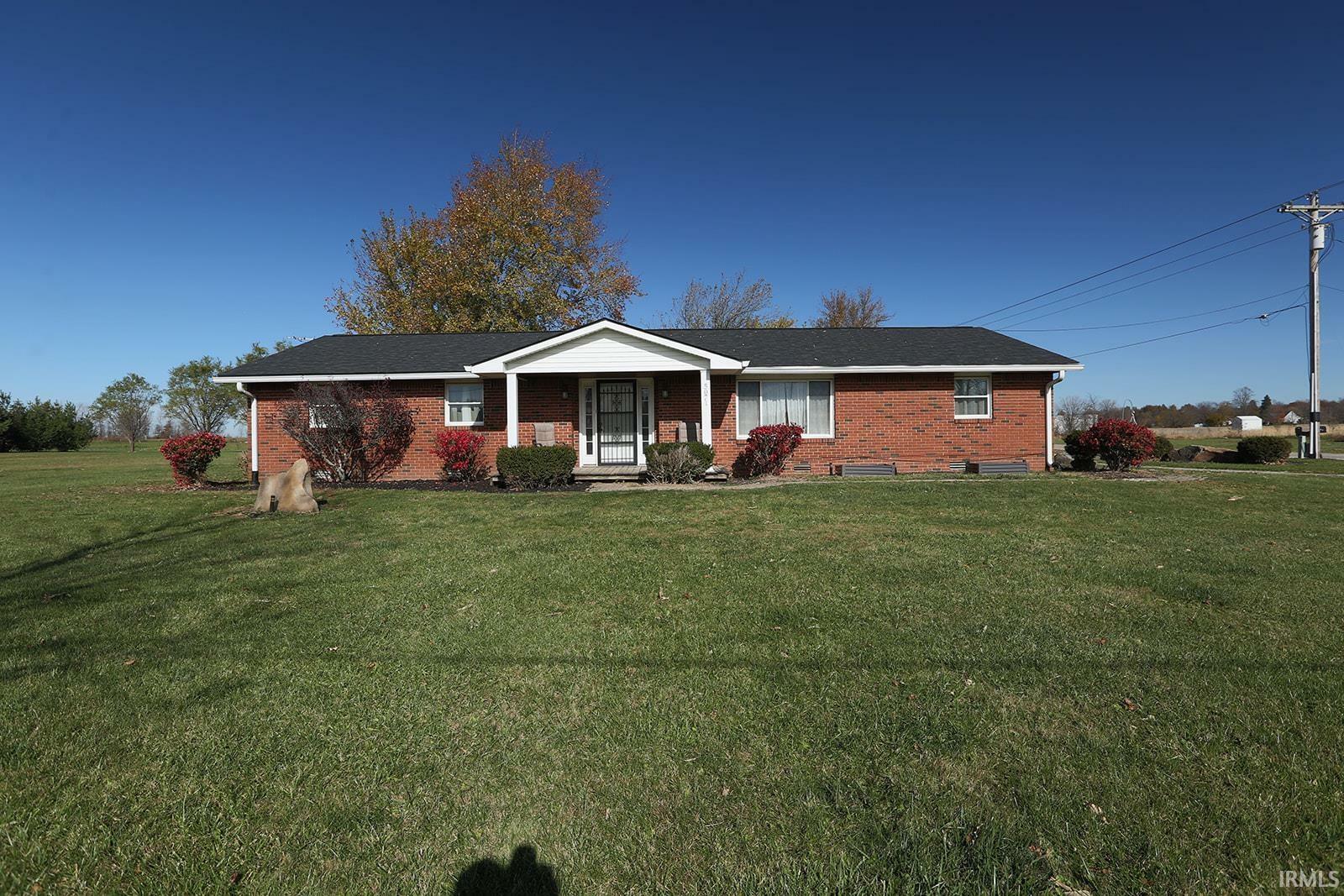 Property Photo:  5071 N County Road 600 East  IN 47360-9721 