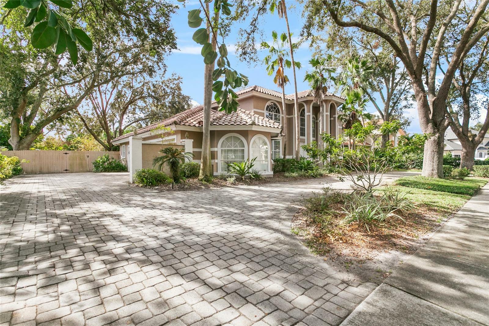 Property Photo:  8906 Jonathan Manor Drive  FL 32819 