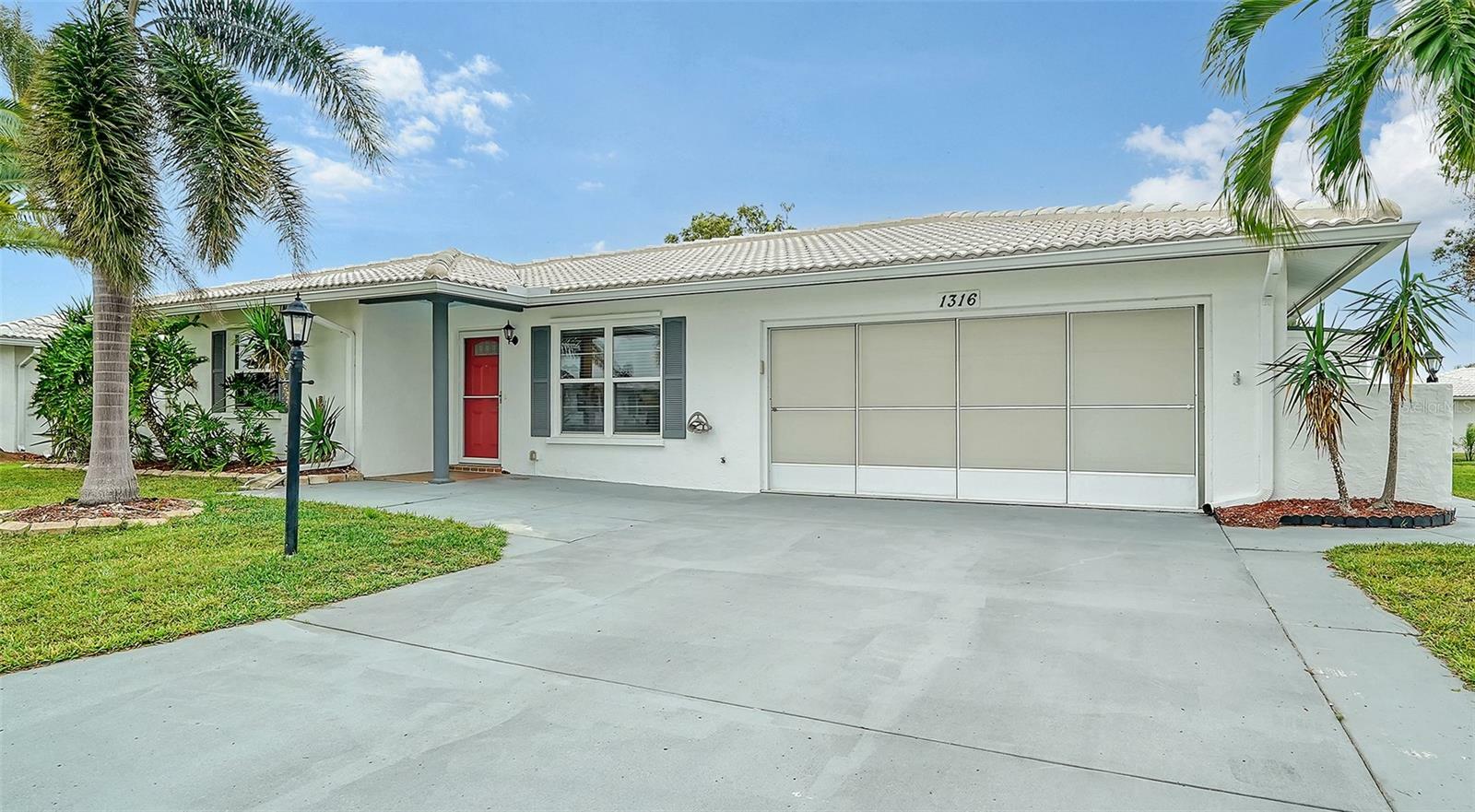 Property Photo:  1316 Bottlebrush Drive  FL 34208 