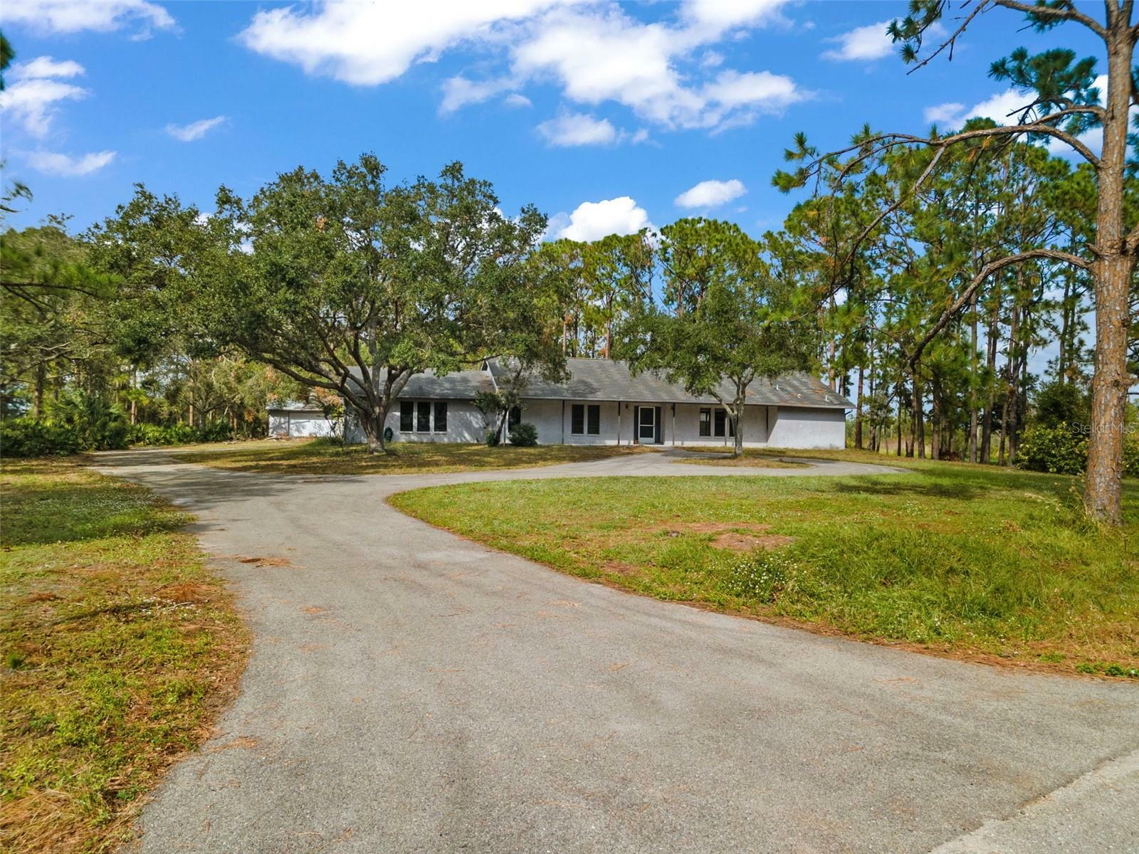 Property Photo:  1429 Ranchero Drive  FL 34240 