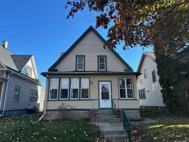 Property Photo:  1607 N 15th St  WI 53081 