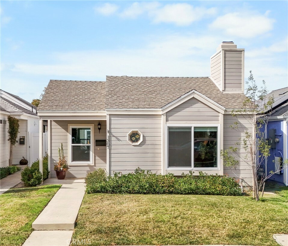 Property Photo:  1307 Alabama Street  CA 92648 