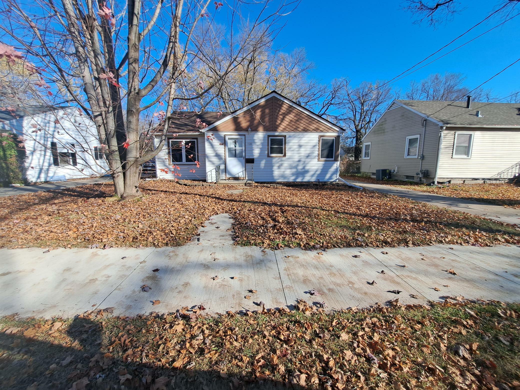 Property Photo:  508 Edgewood Avenue  MN 56007 