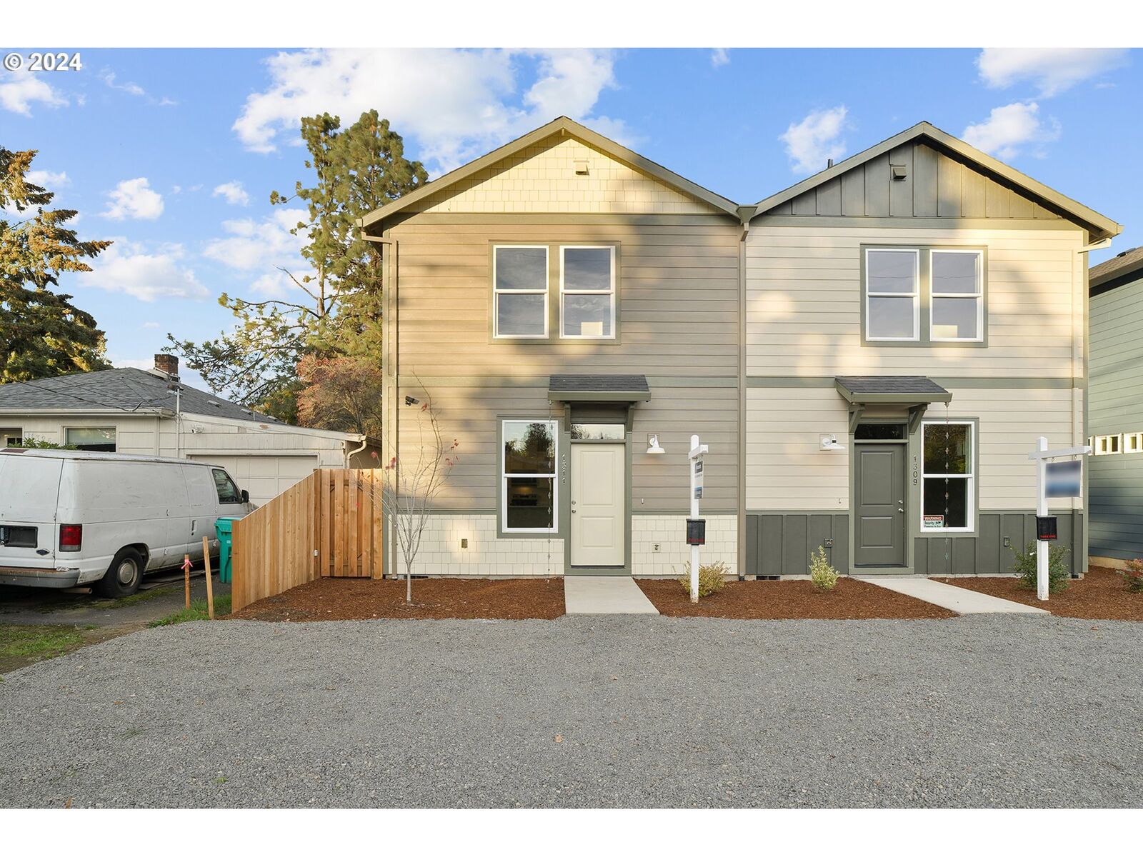 Property Photo: 1311 SE 87th Ave OR 97216