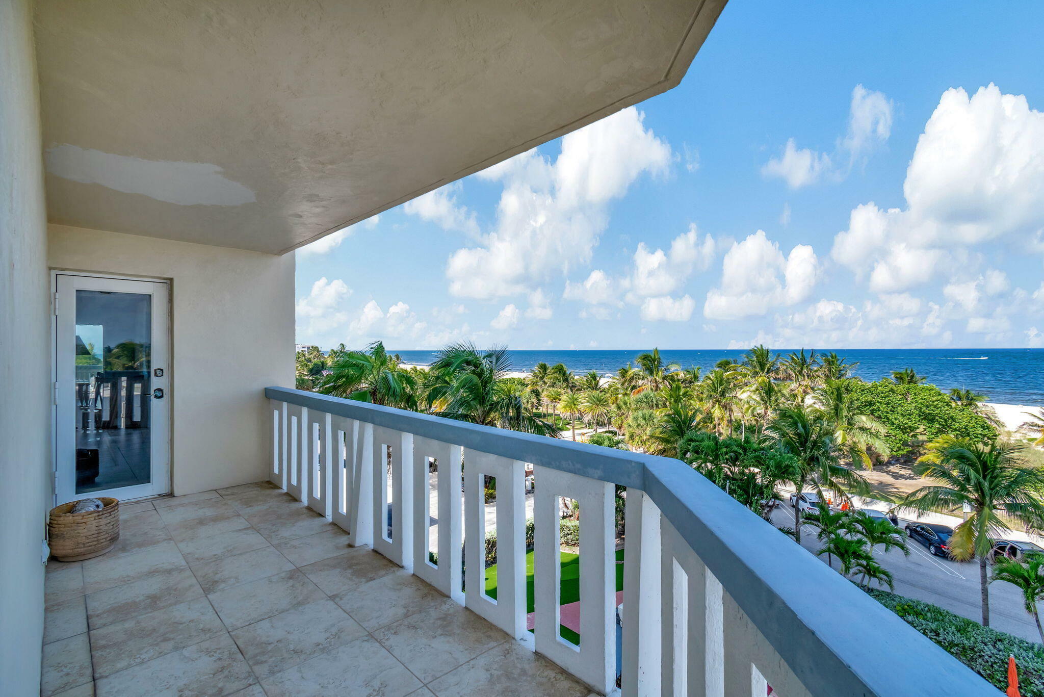 Property Photo:  305 N Pompano Beach Boulevard 512  FL 33062 