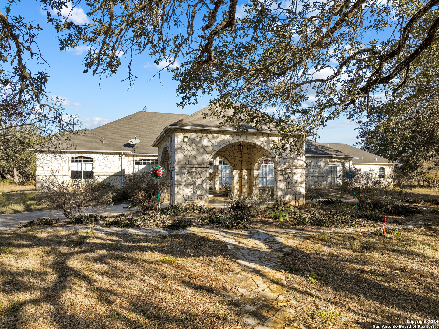 Property Photo: 135 County Road 7727 TX 78059