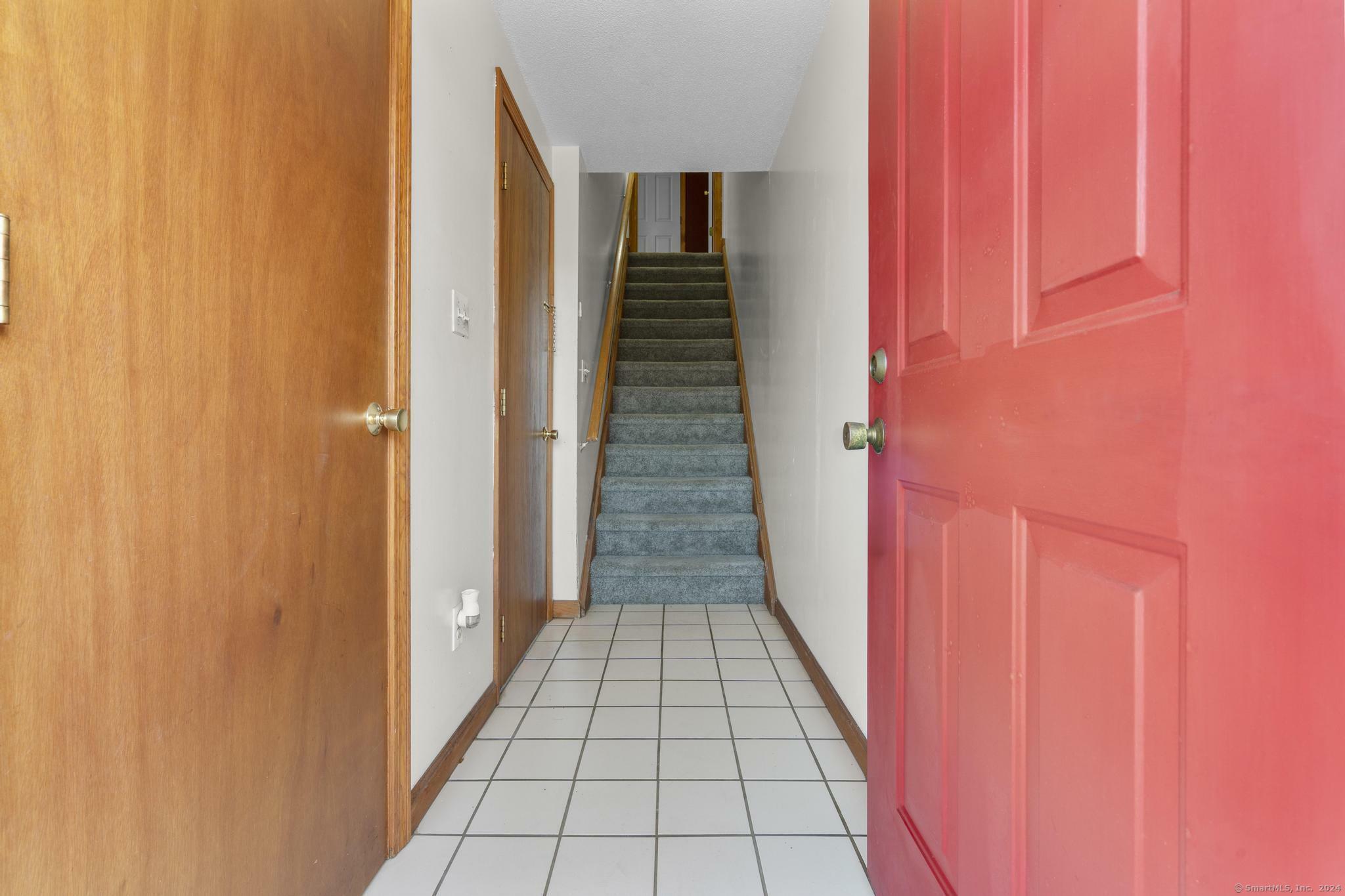 Property Photo:  46 Commodore Commons 46  CT 06418 