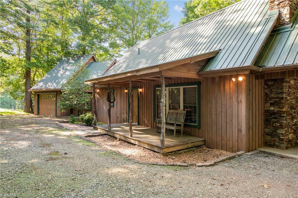 Property Photo:  146 Country Club Road  NC 28668 