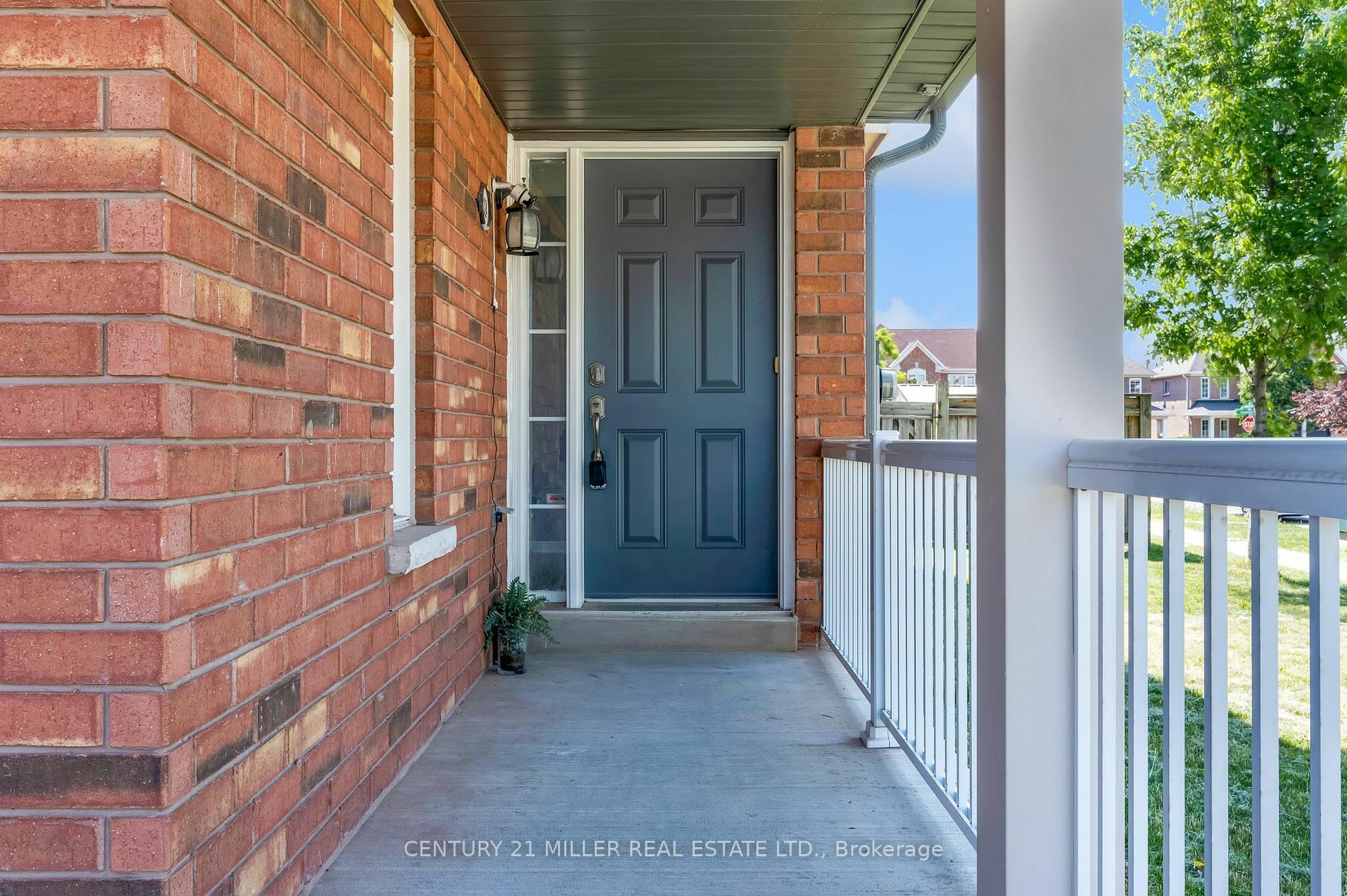 Property Photo:  2324 Saddlecreek Cres  ON L6M 5J7 