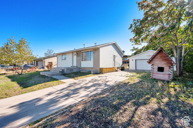 Property Photo:  8141 W Bowler Cir  UT 84044 