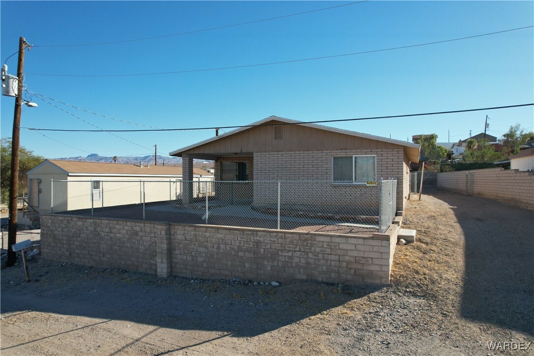 Property Photo:  220 Palm Avenue  AZ 86429 