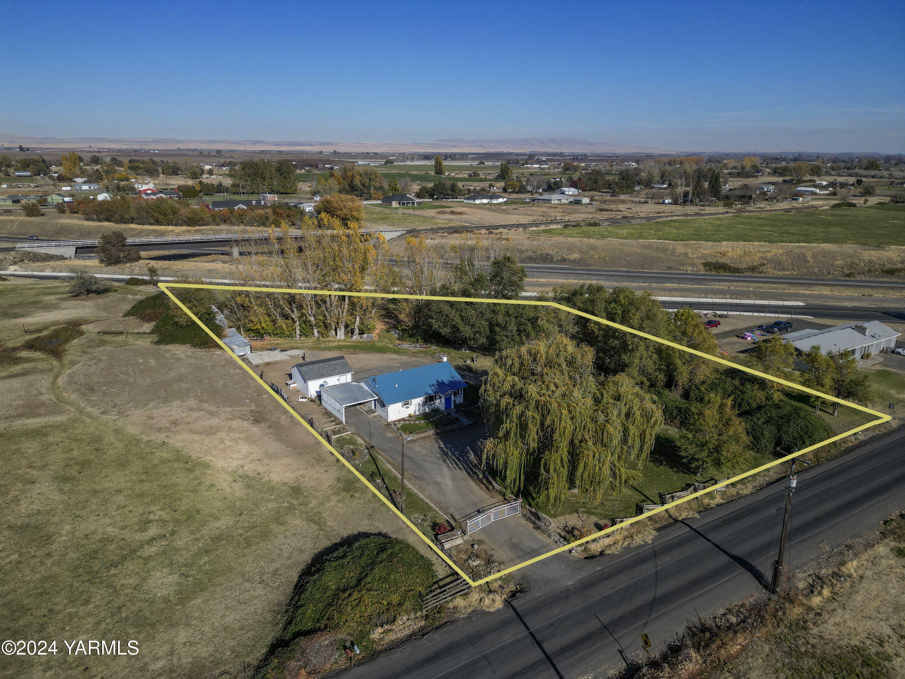 Property Photo: 149302 W Johnson Rd WA 99350