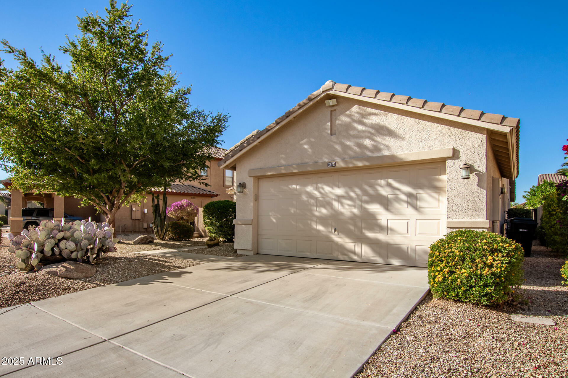 Property Photo:  15284 W Cottonwood Street  AZ 85374 