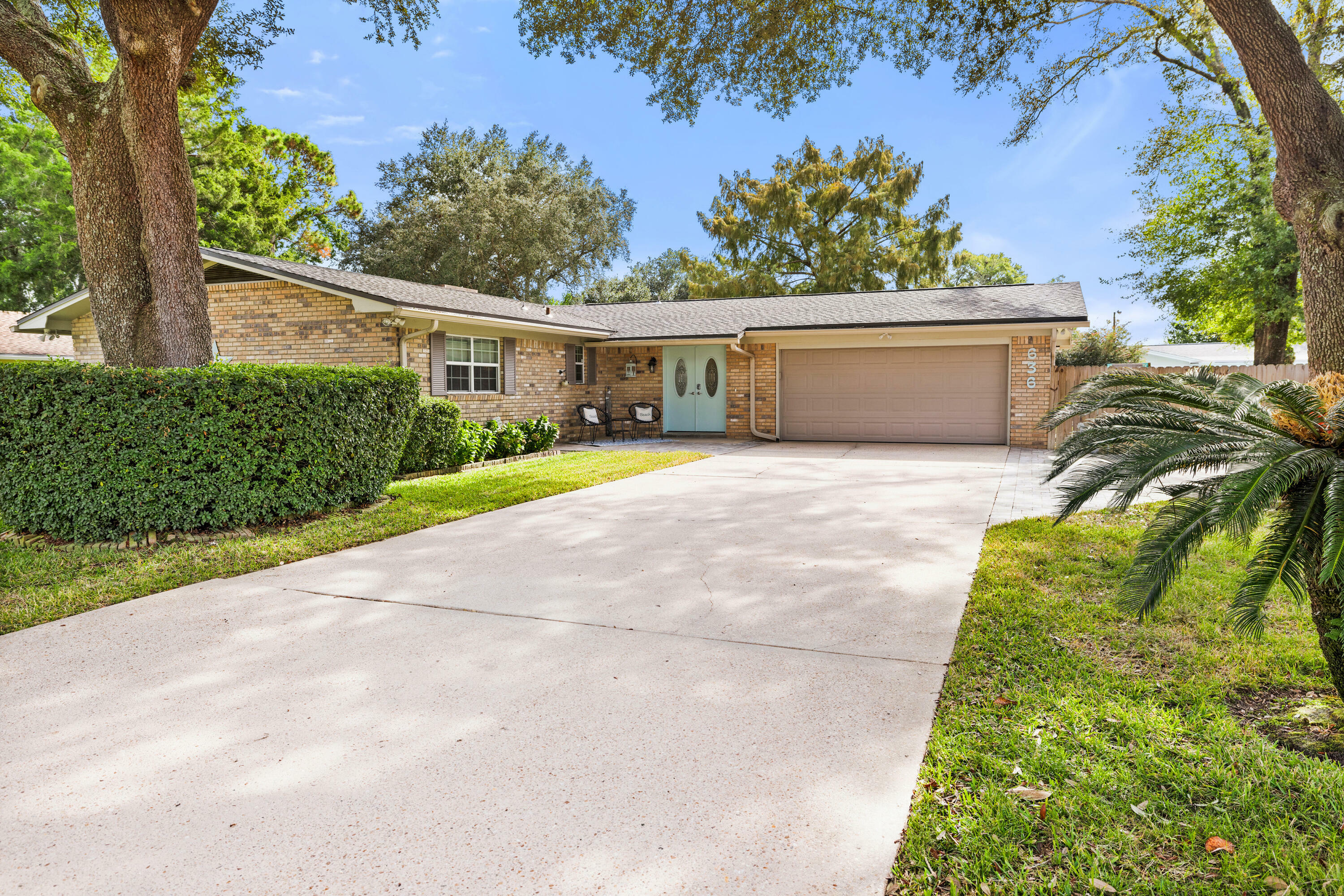 Property Photo:  636 NE Merioneth Drive  FL 32547 