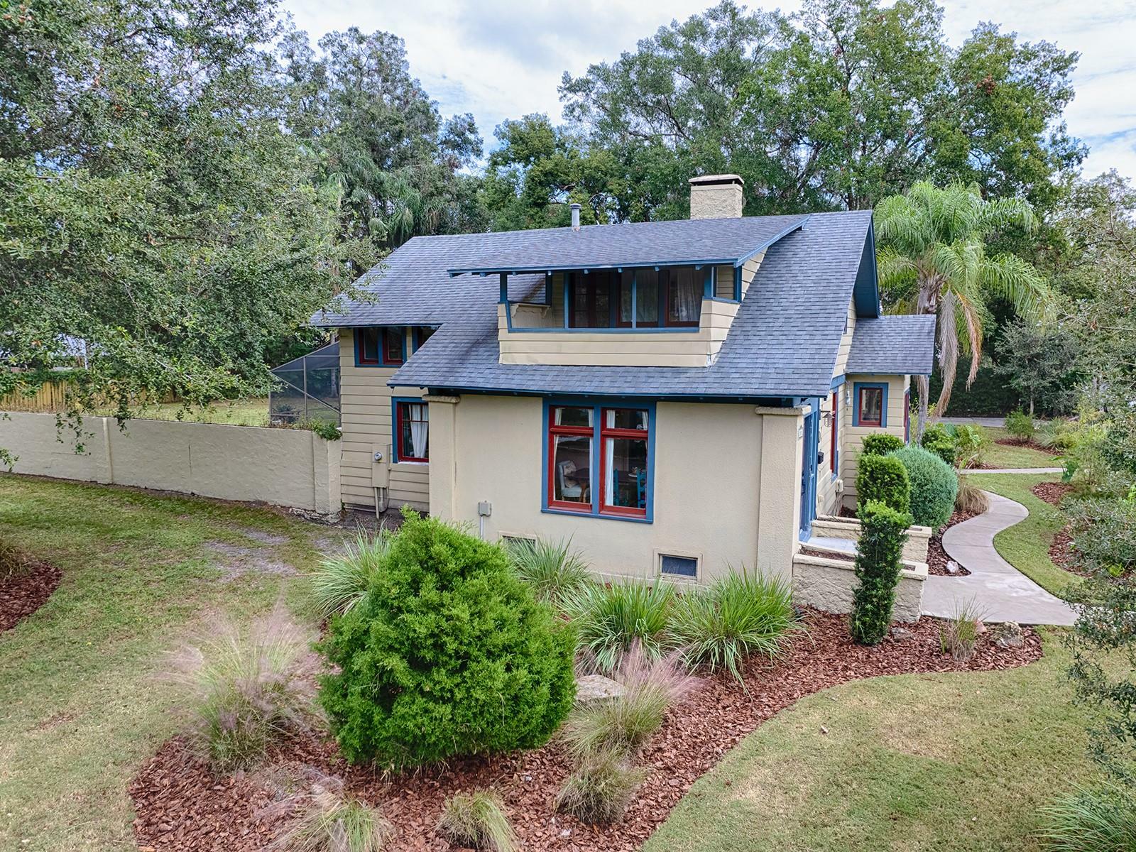 Property Photo:  351 W 10th Avenue  FL 32757 