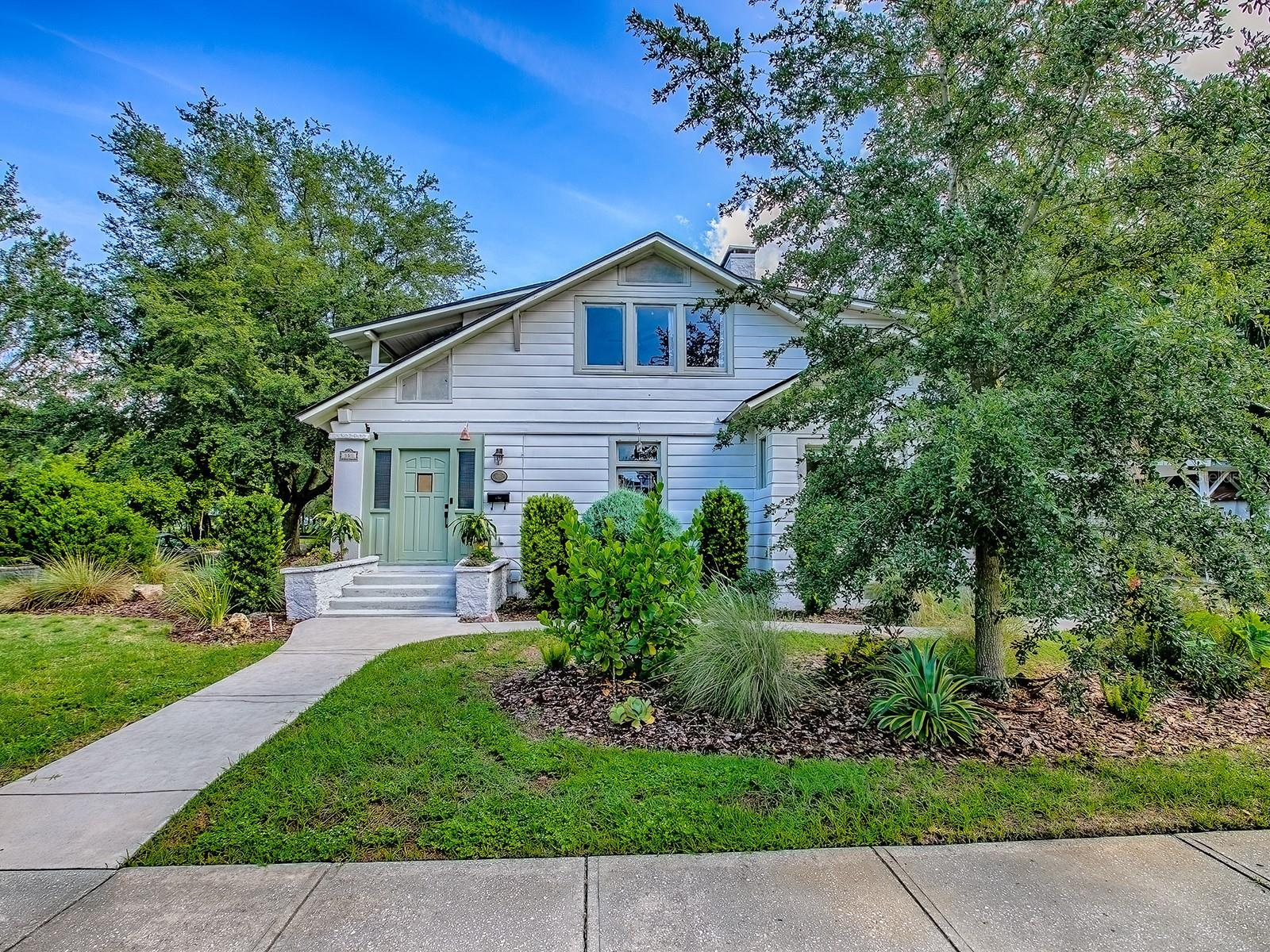 Property Photo: 351 W 10th Avenue FL 32757