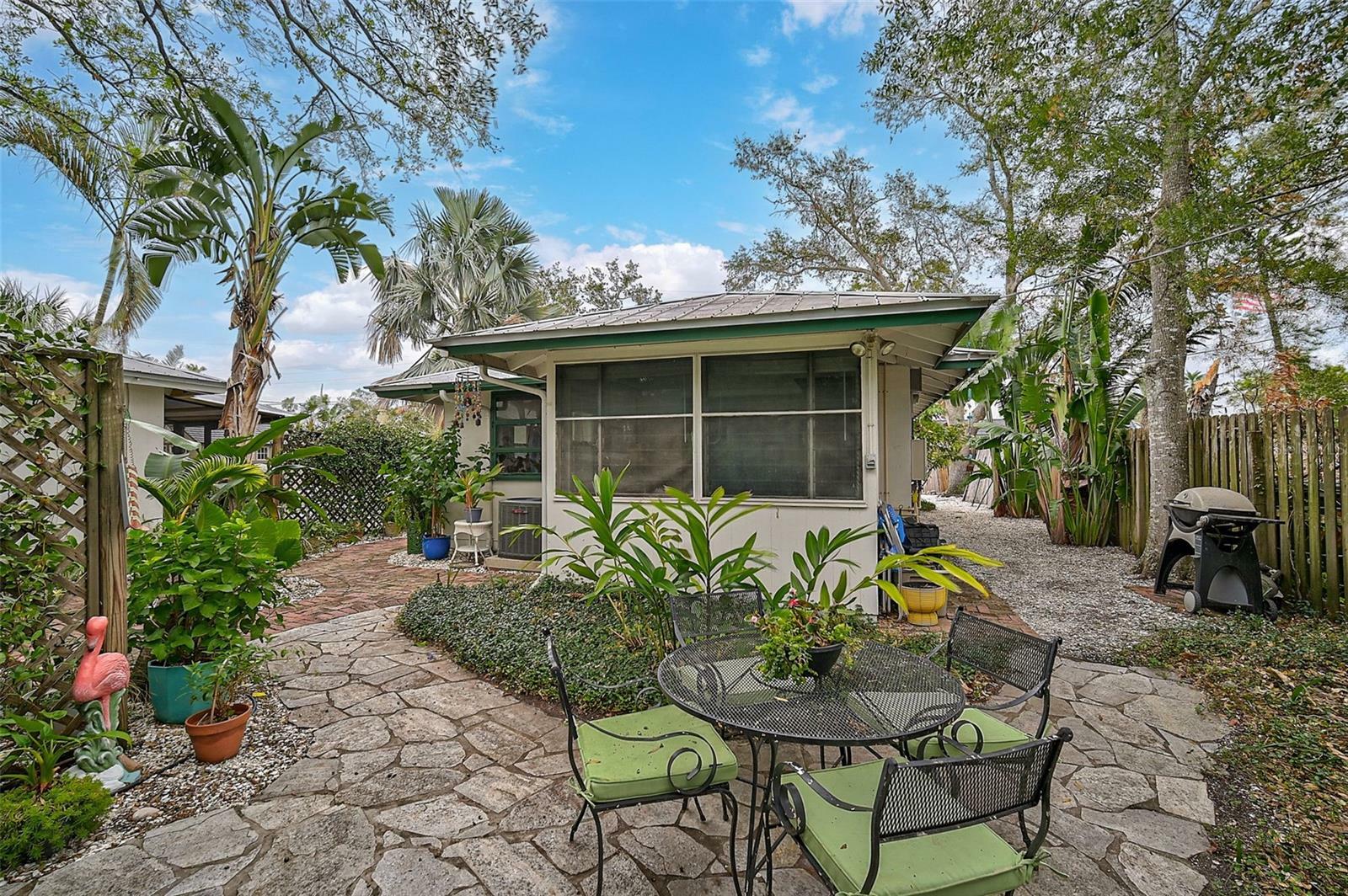 Property Photo:  642 Lafayette Court  FL 34236 