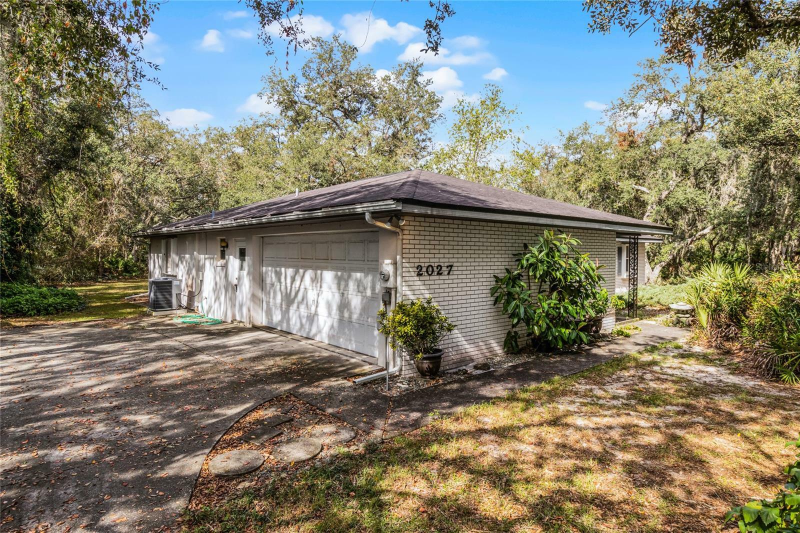 Property Photo:  2027 Capps Road  FL 33898 