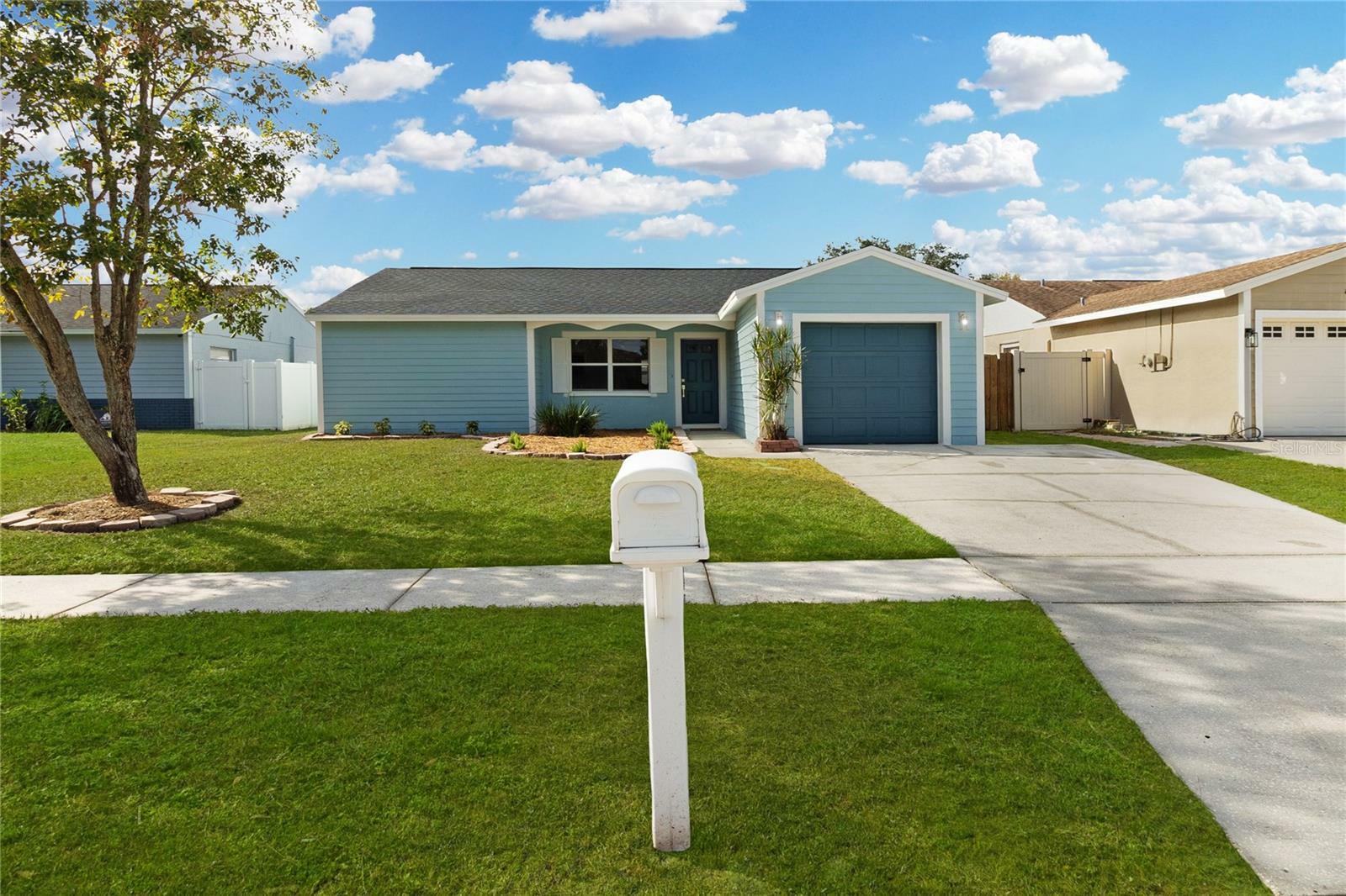 Property Photo:  14008 Ridgedale Way  FL 33625 