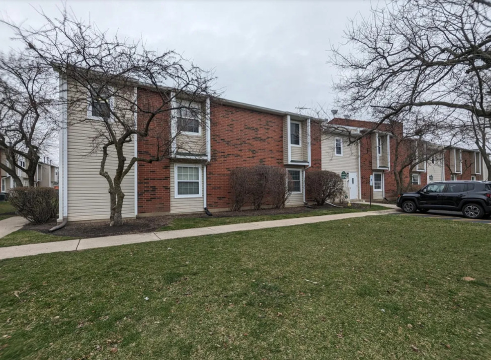 1376 E Wyndham Circle 204  Palatine IL 60074 photo