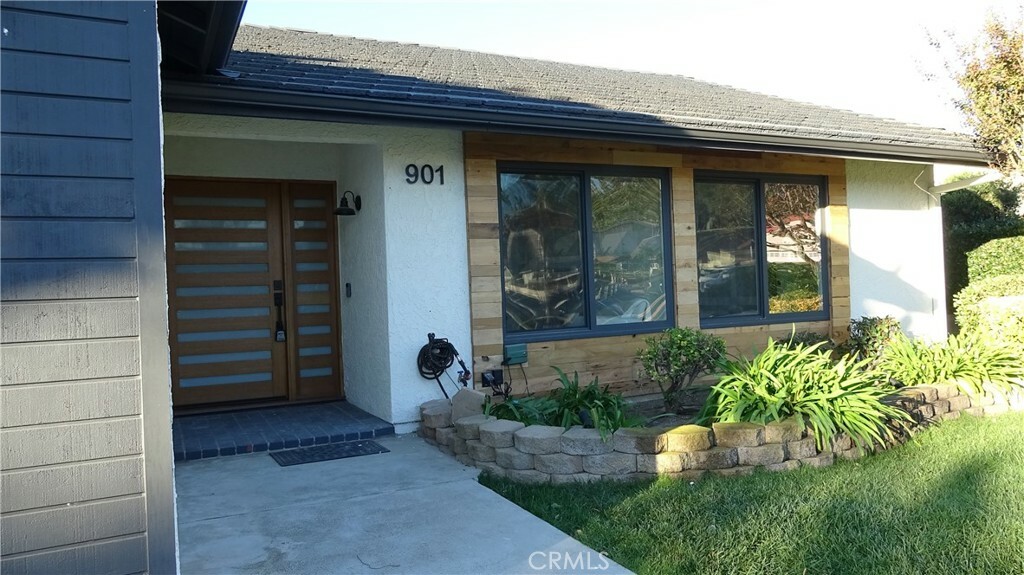 Property Photo:  901 Oakmound Avenue  CA 91320 