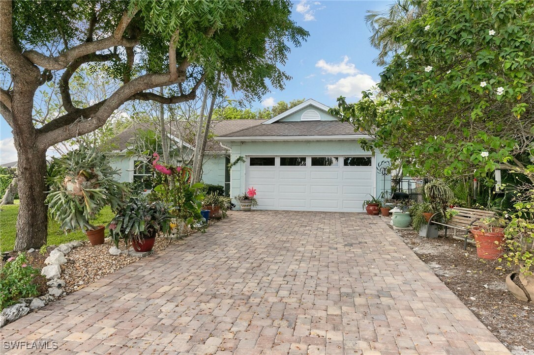 Property Photo:  120 Sand Hill Street  FL 34145 