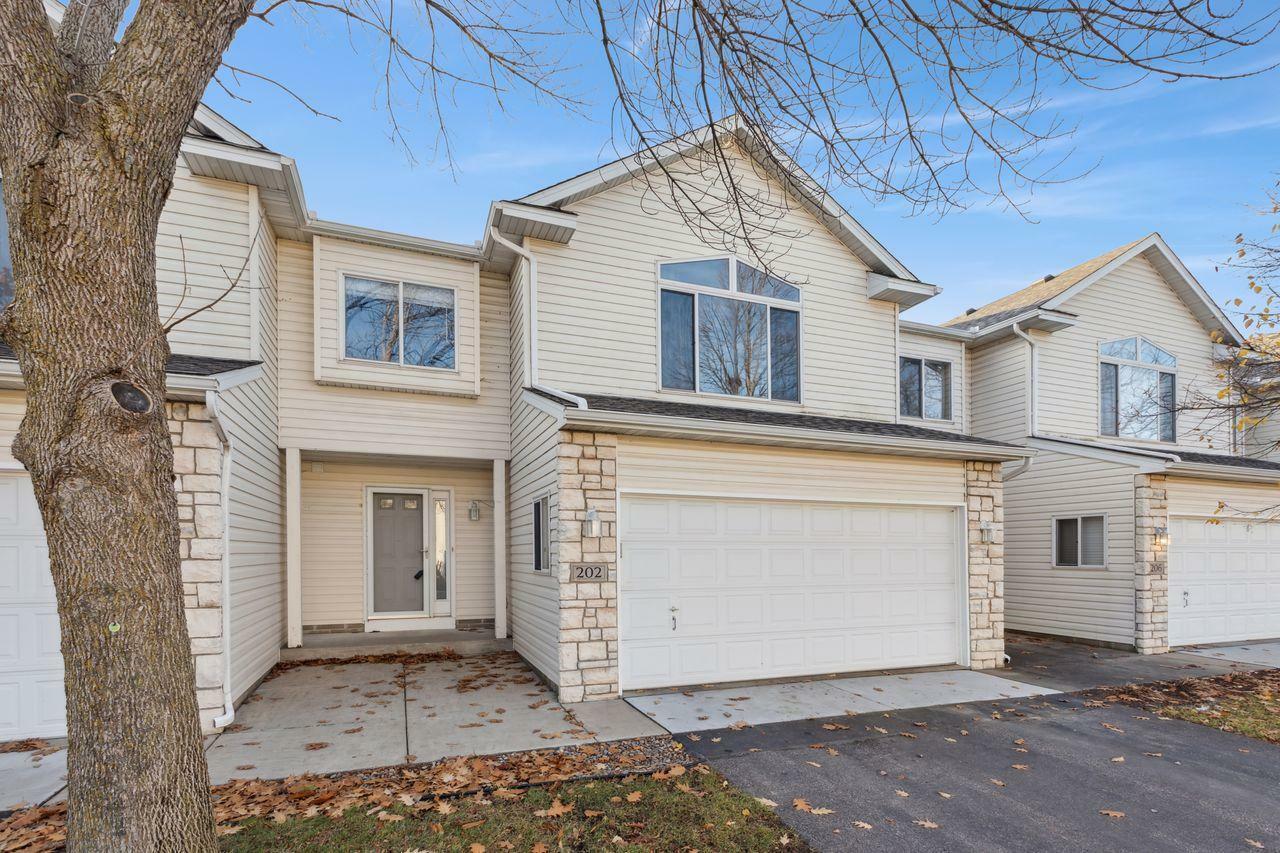 Property Photo:  202 Bradbury Circle  MN 55352 