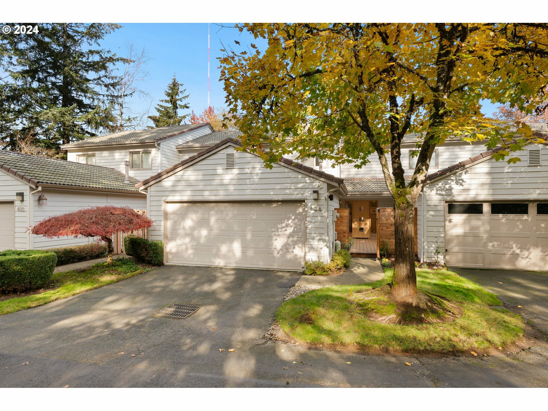 Property Photo:  406 SW 70th Ter  OR 97225 