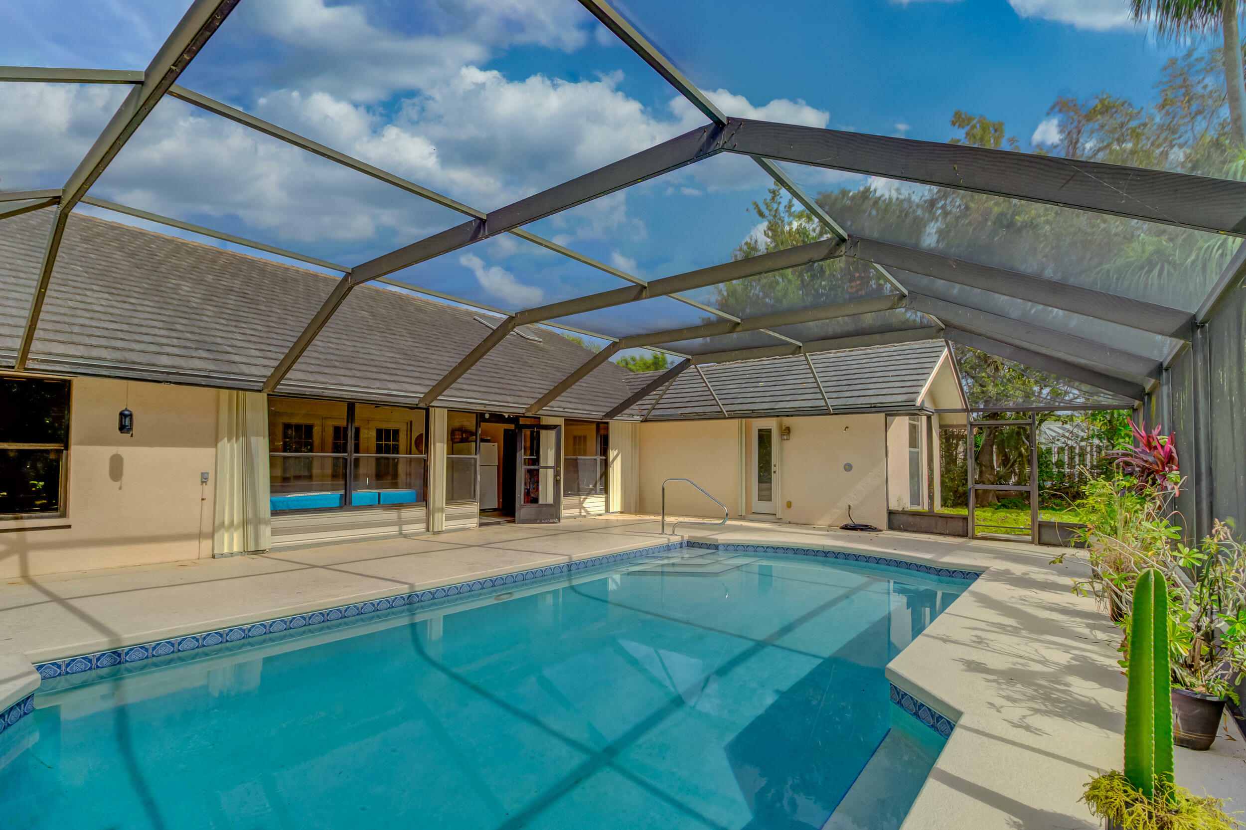 Property Photo:  1138 SW Greenbriar Cove  FL 34986 