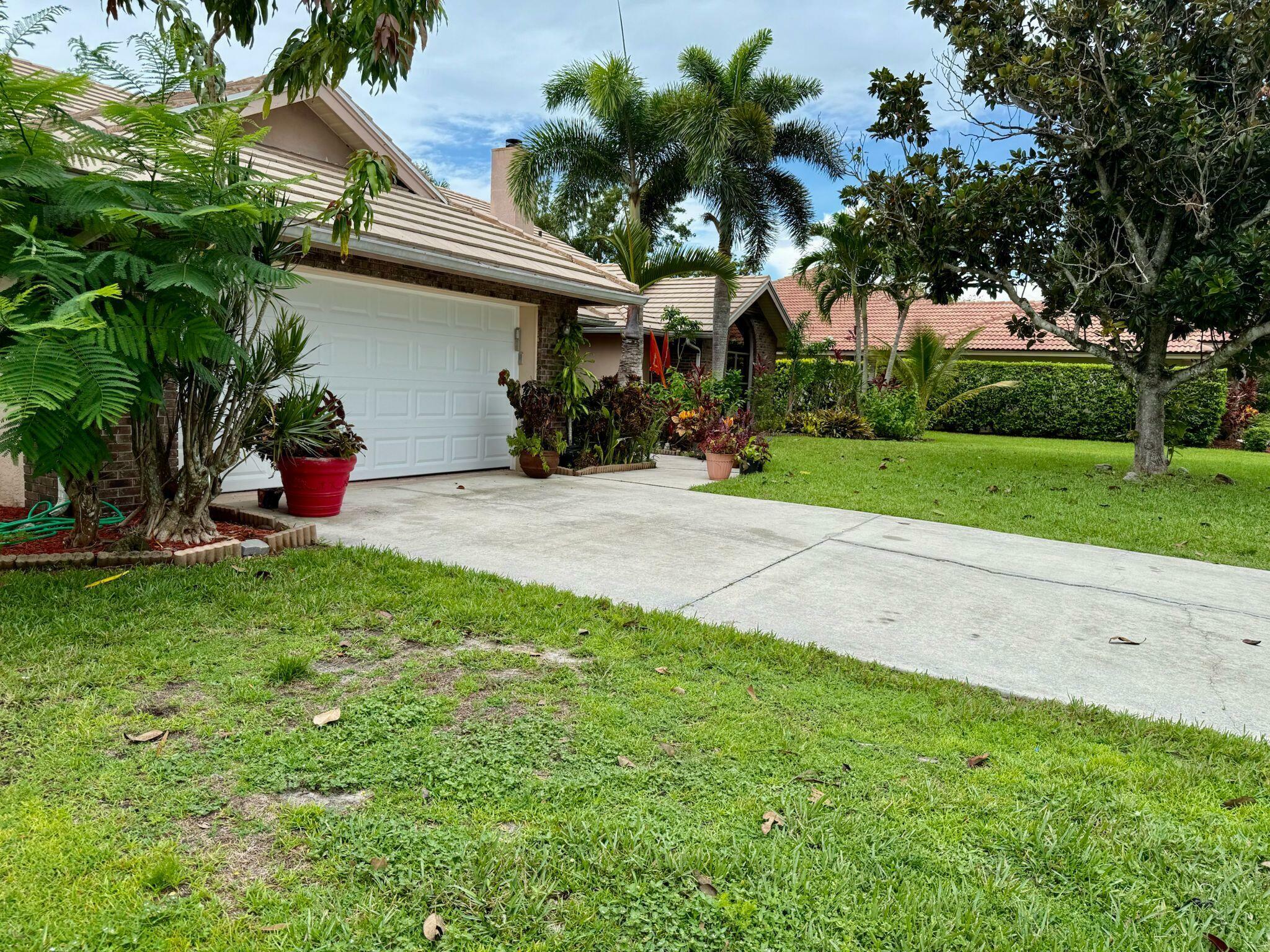 Property Photo: 1138 SW Greenbriar Cove FL 34986