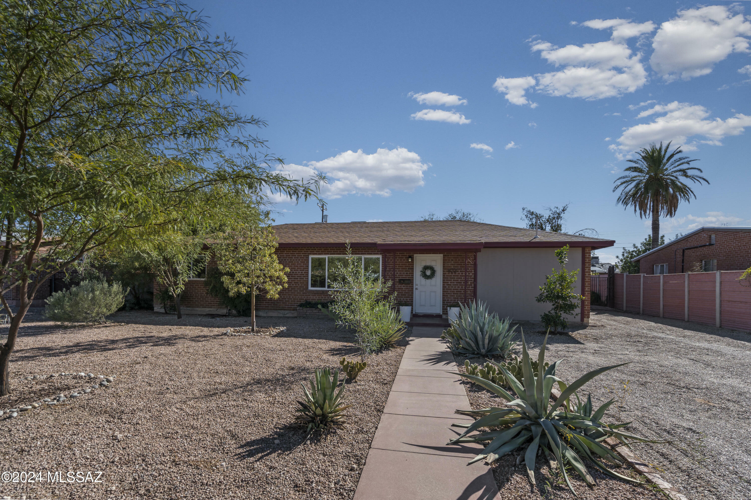 Property Photo:  822 E Copper Street  AZ 85719 