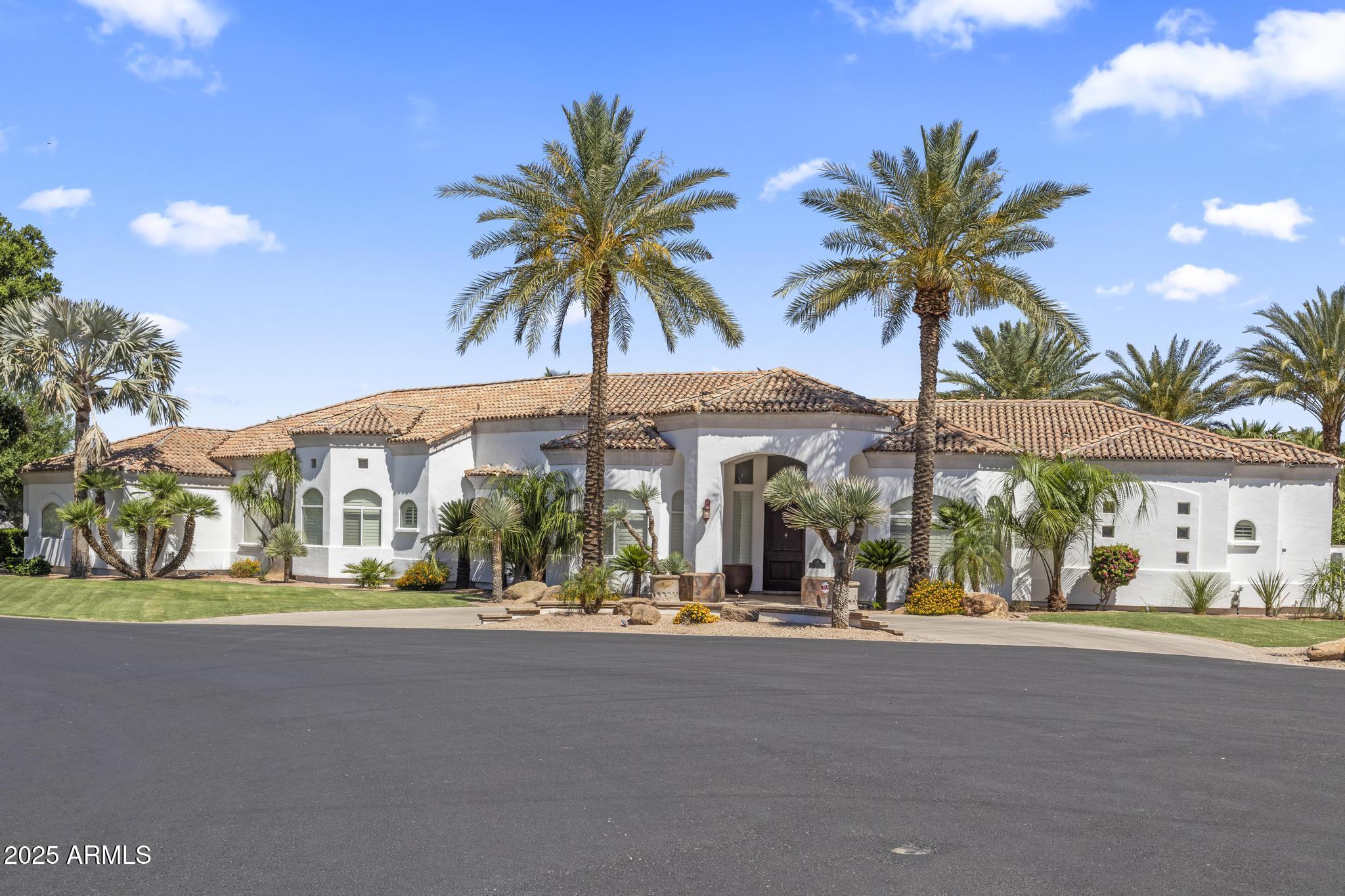 Property Photo: 2222 N Val Vista Drive 3 AZ 85213