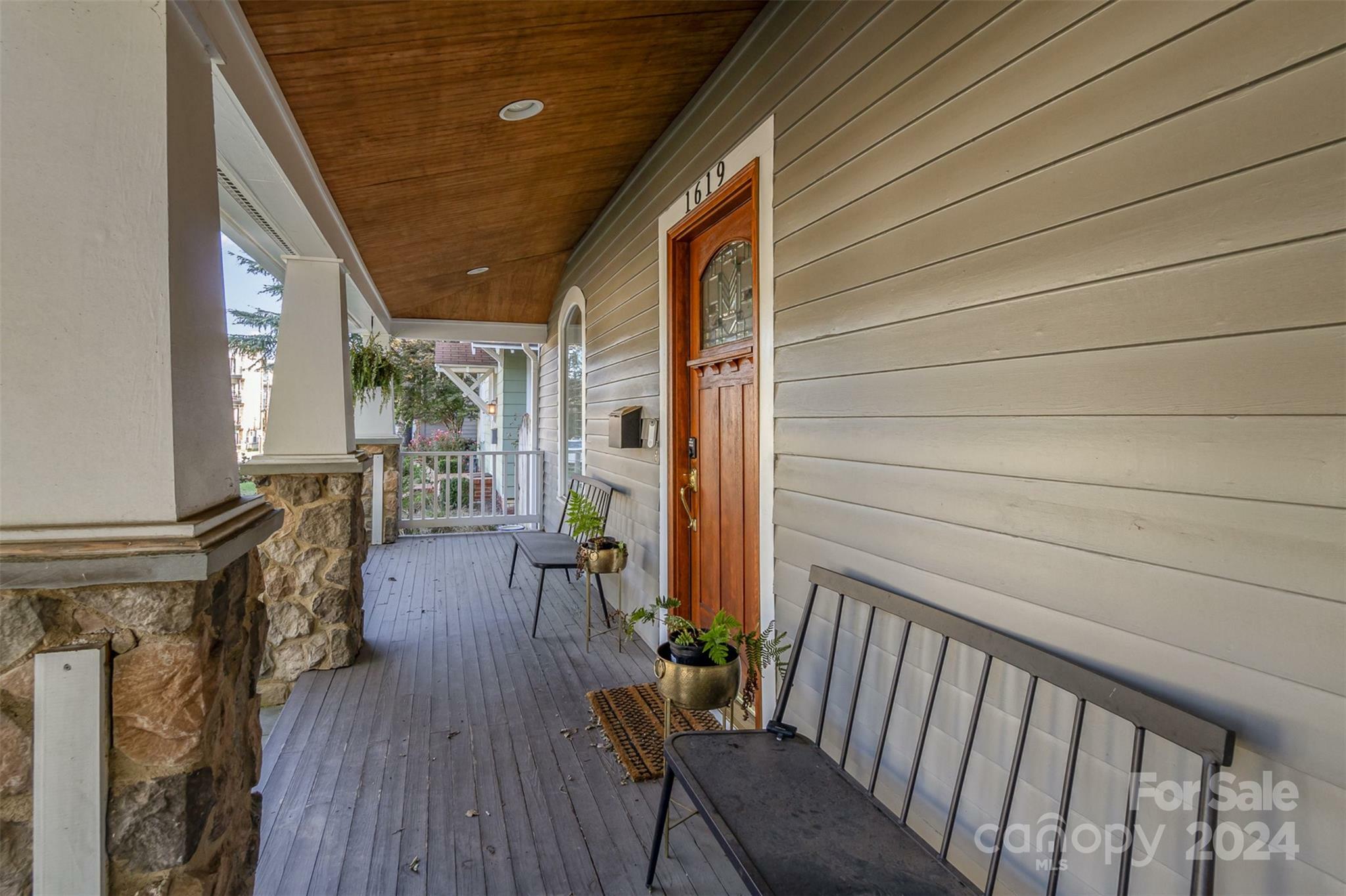 Property Photo:  1619 Scott Avenue  NC 28203 