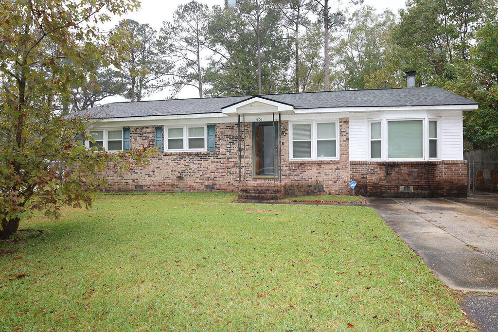 Property Photo:  501 Hansford Drive  SC 29445 