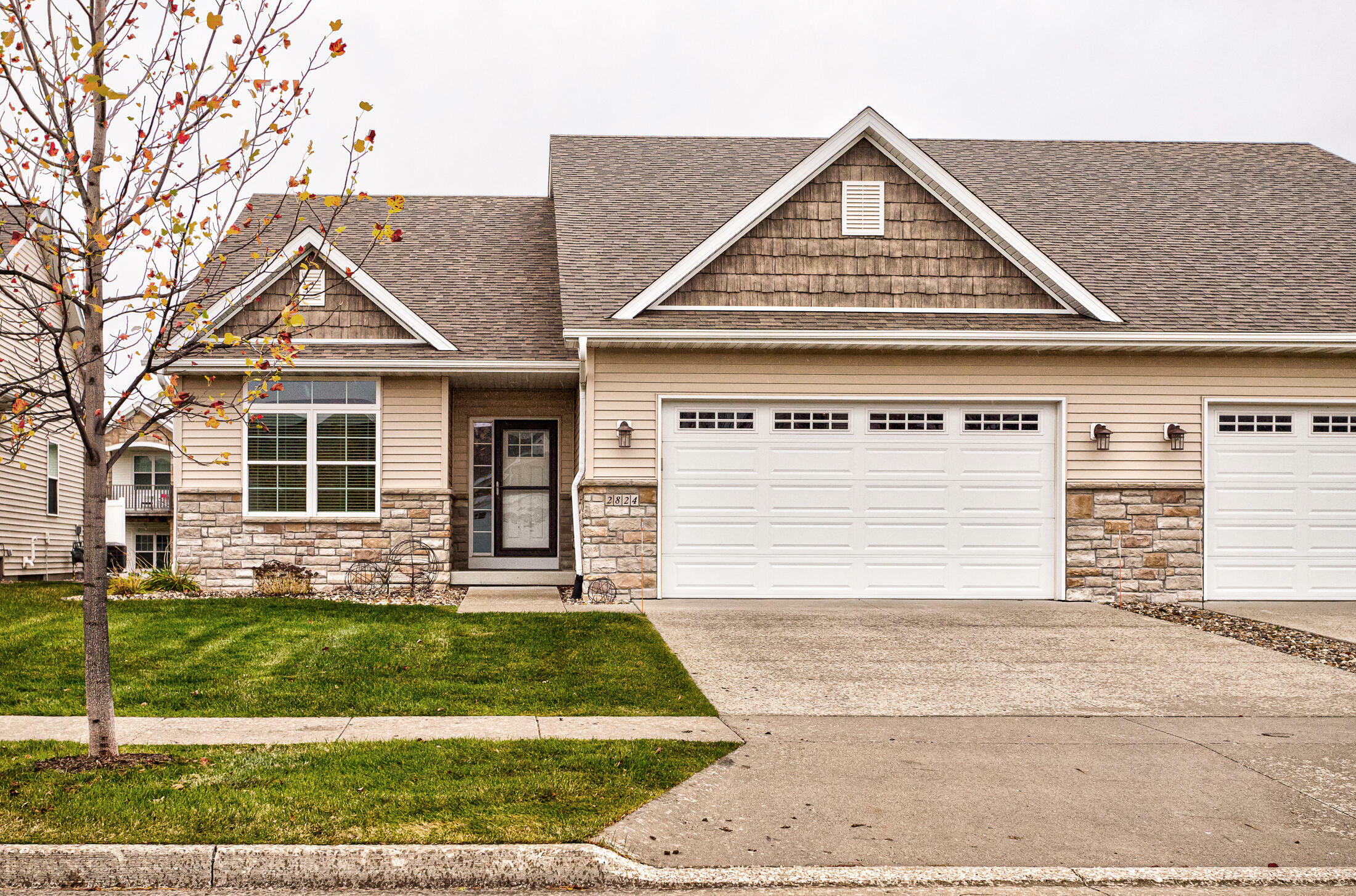 Property Photo:  2824 Roxboro Drive  IA 50010 