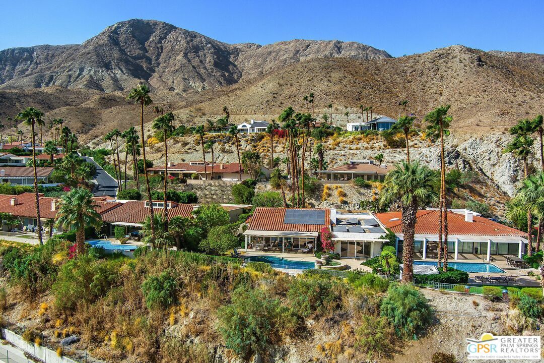 Property Photo:  40110   Paseo Entrada  CA 92270 