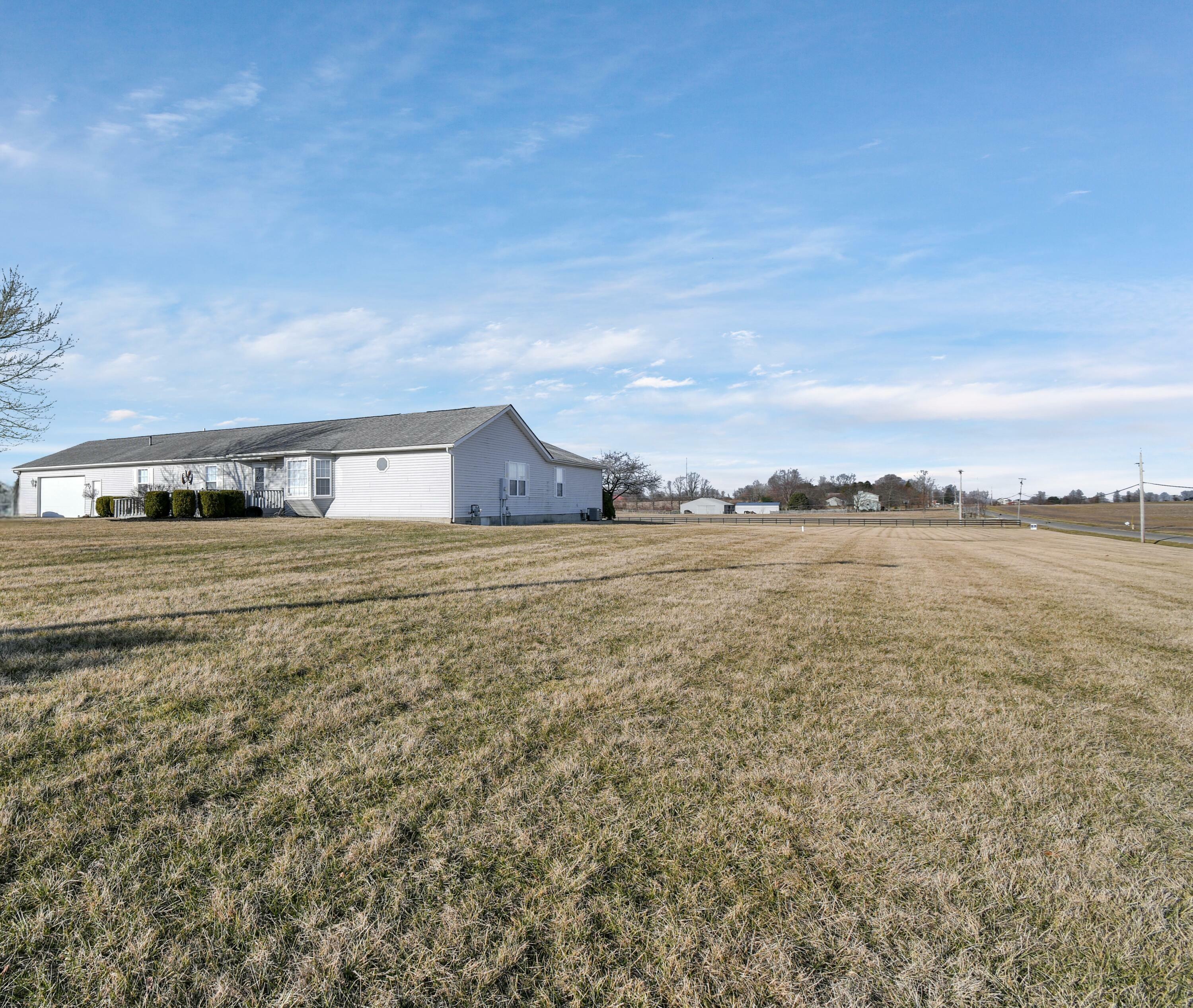 Property Photo:  1848 Alward SW Road  OH 43062 