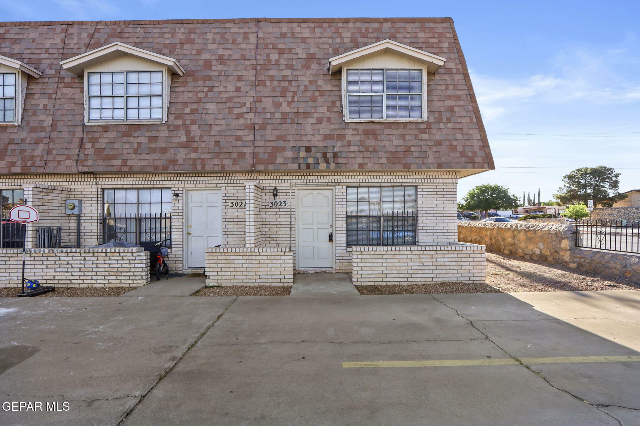 3023 E Glen Drive  El Paso TX 79936 photo