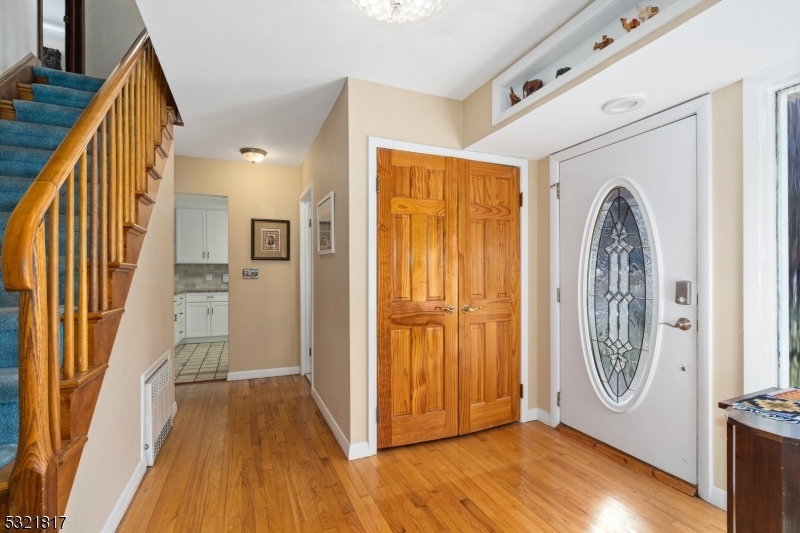 Property Photo:  46 Oak Ln  NJ 07869 