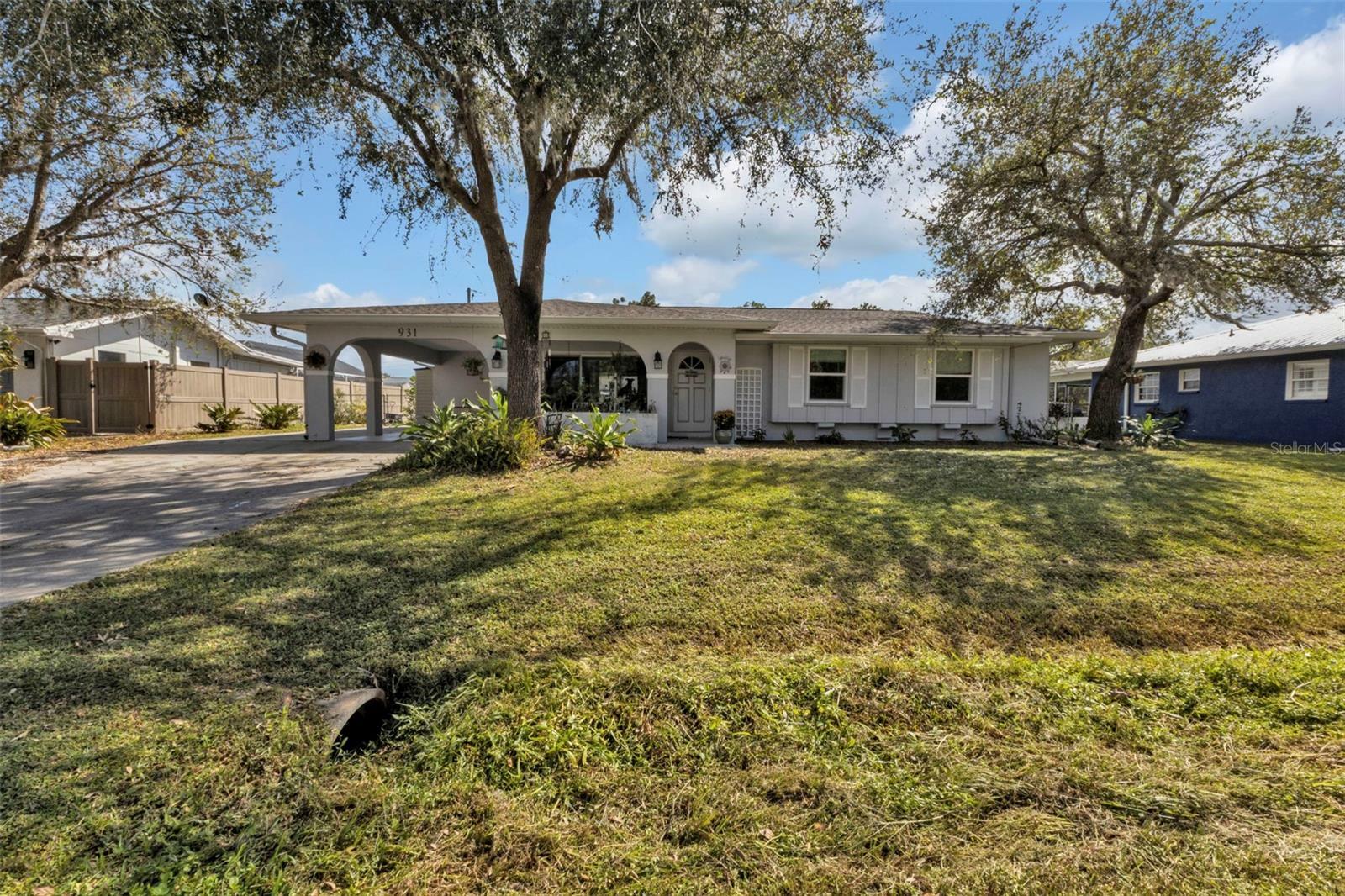 Property Photo: 931 Linnaen Terrace NW FL 33948