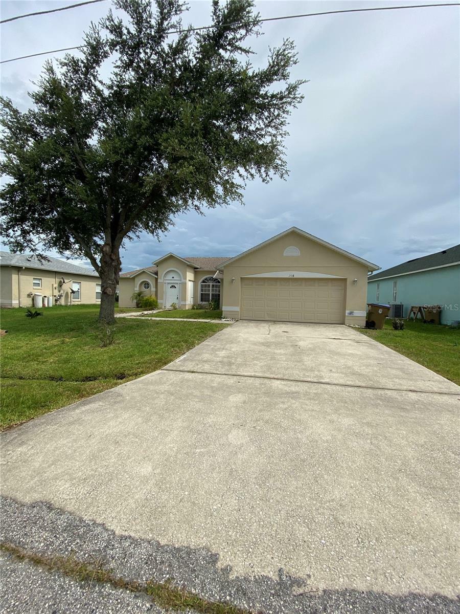 Property Photo:  208 Abbotsbury Drive  FL 34758 