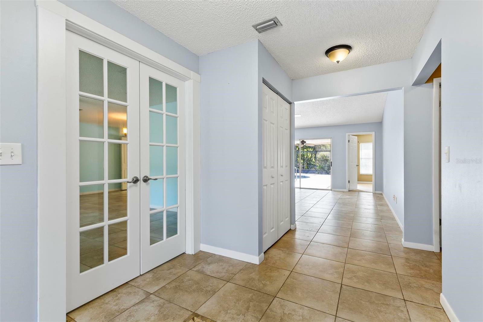 Property Photo: 9 Bleau Court FL 32137