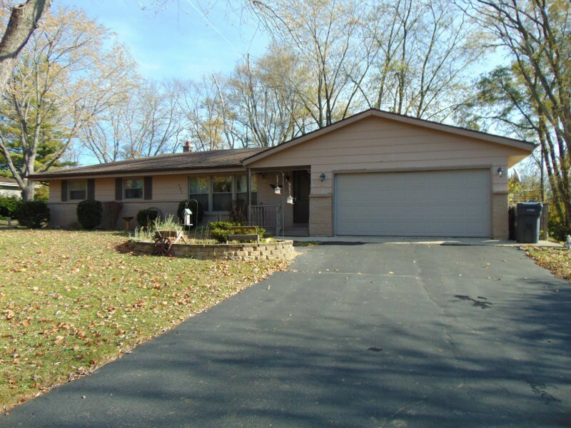 Property Photo:  307 Maple Way  WI 53188 