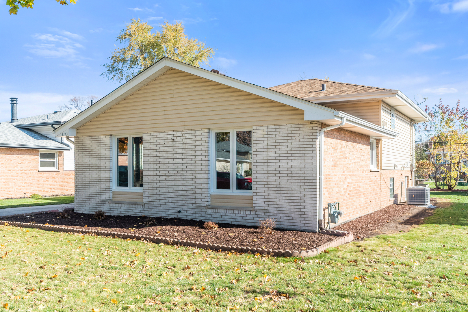 Property Photo:  9113 Moody Avenue  IL 60453 